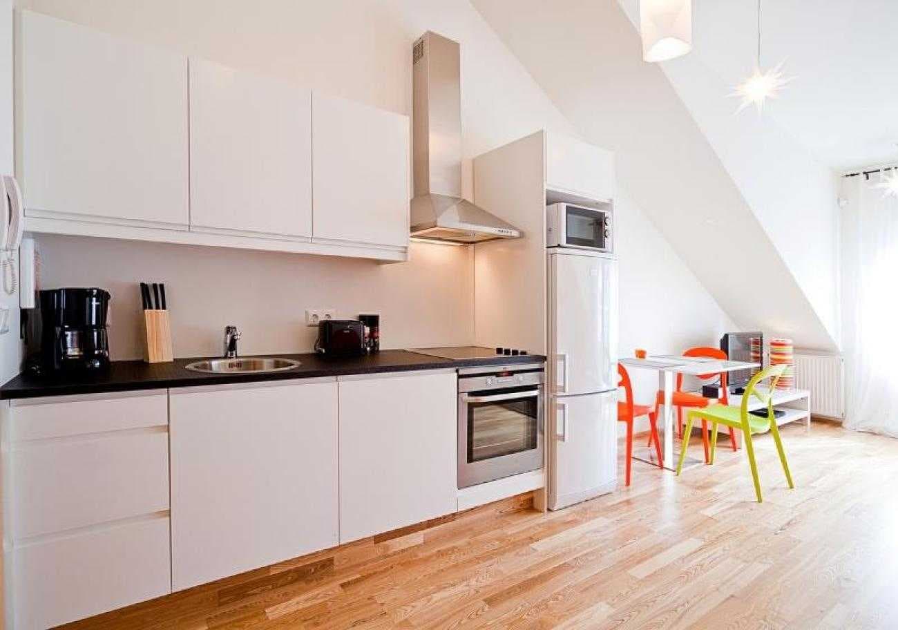 Studio Apartment Senior  3
