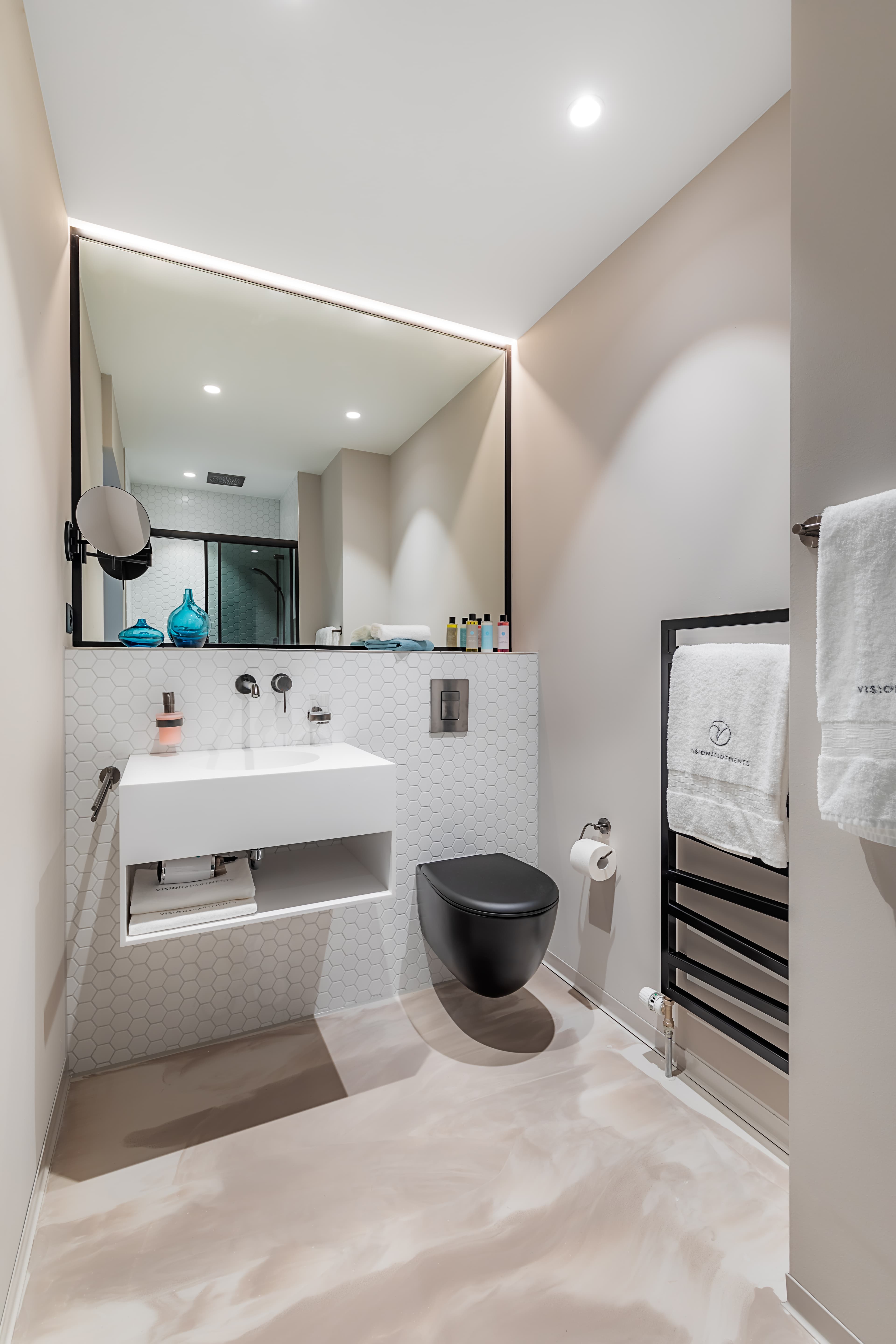 Grand Apartment, Kitchenette 1