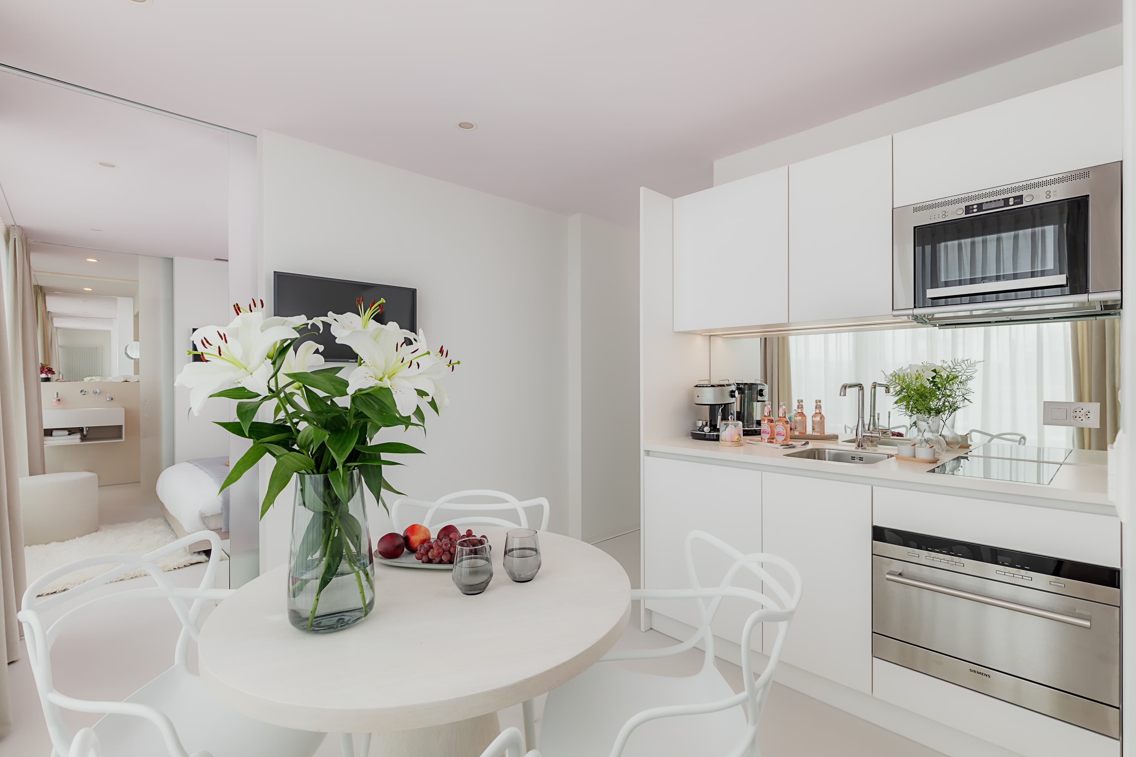 One Bedroom Senior, Balcony, Kitchenette 3