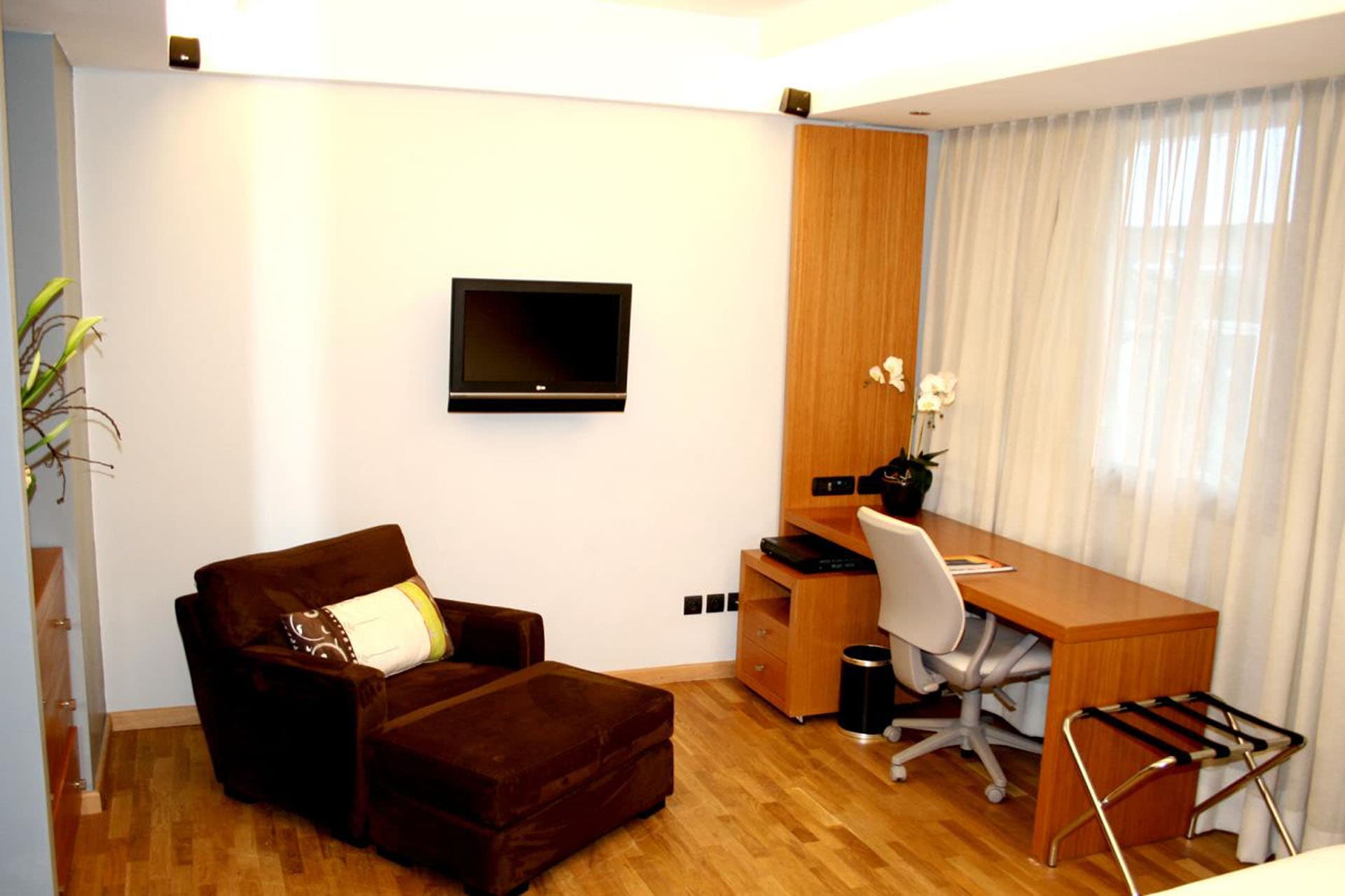 1 Bedroom Apartment Junior 2