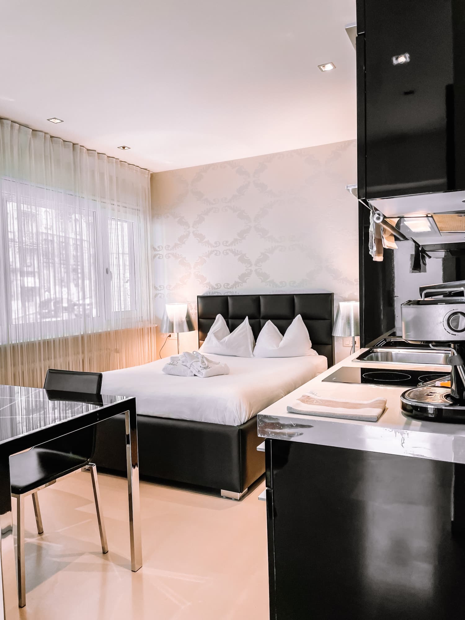 Grand Apartment, Kitchenette 2