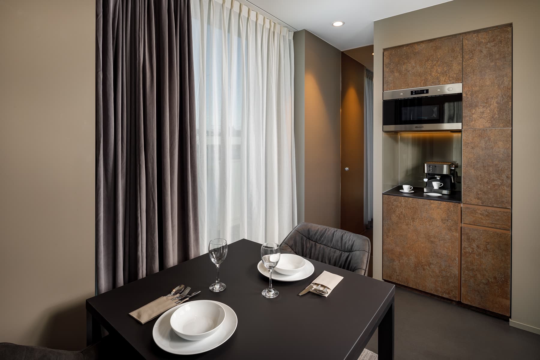 One Bedroom Junior, Mini Bar 1