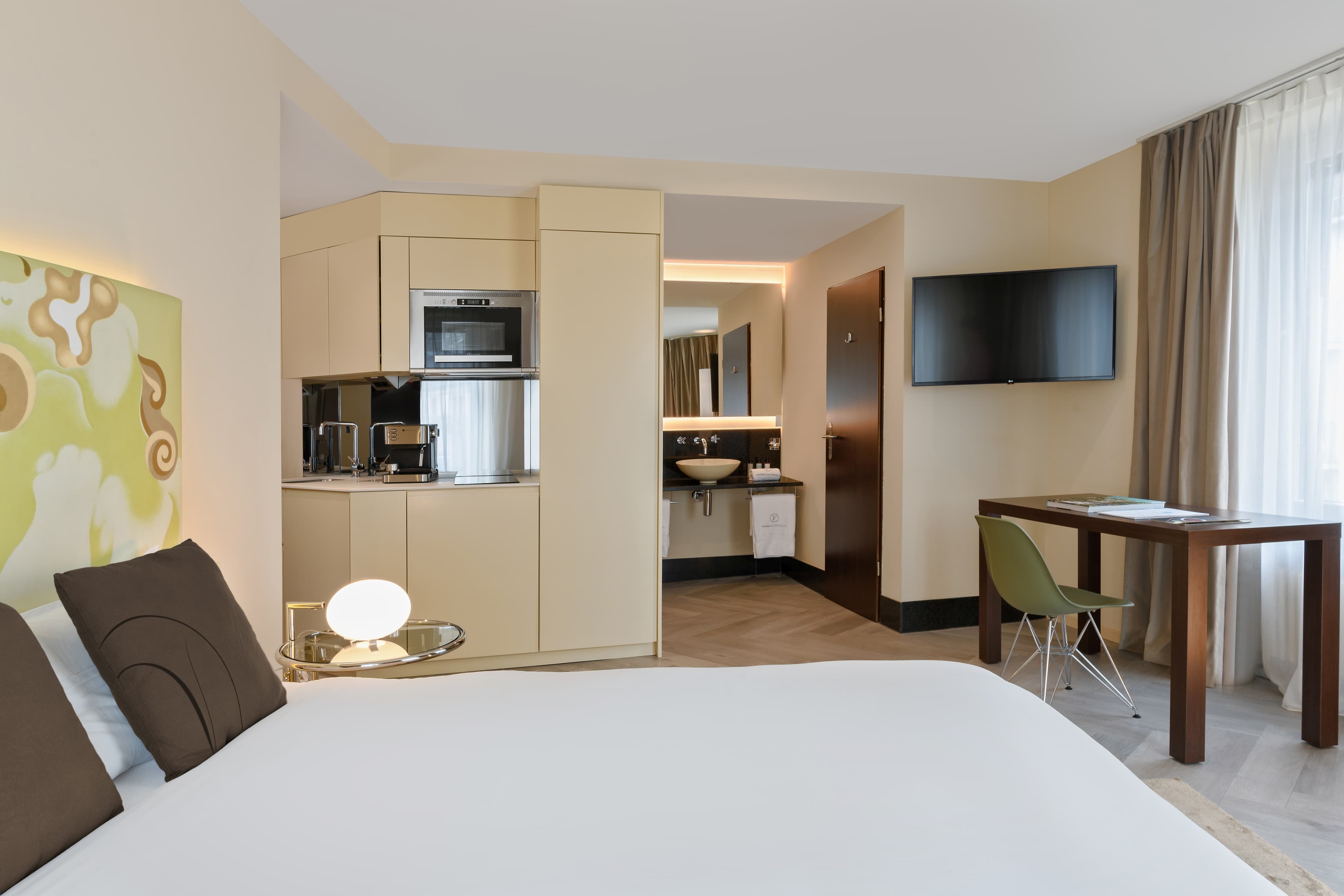 Studio Senior, Balcony, Kitchenette - Top Central 3