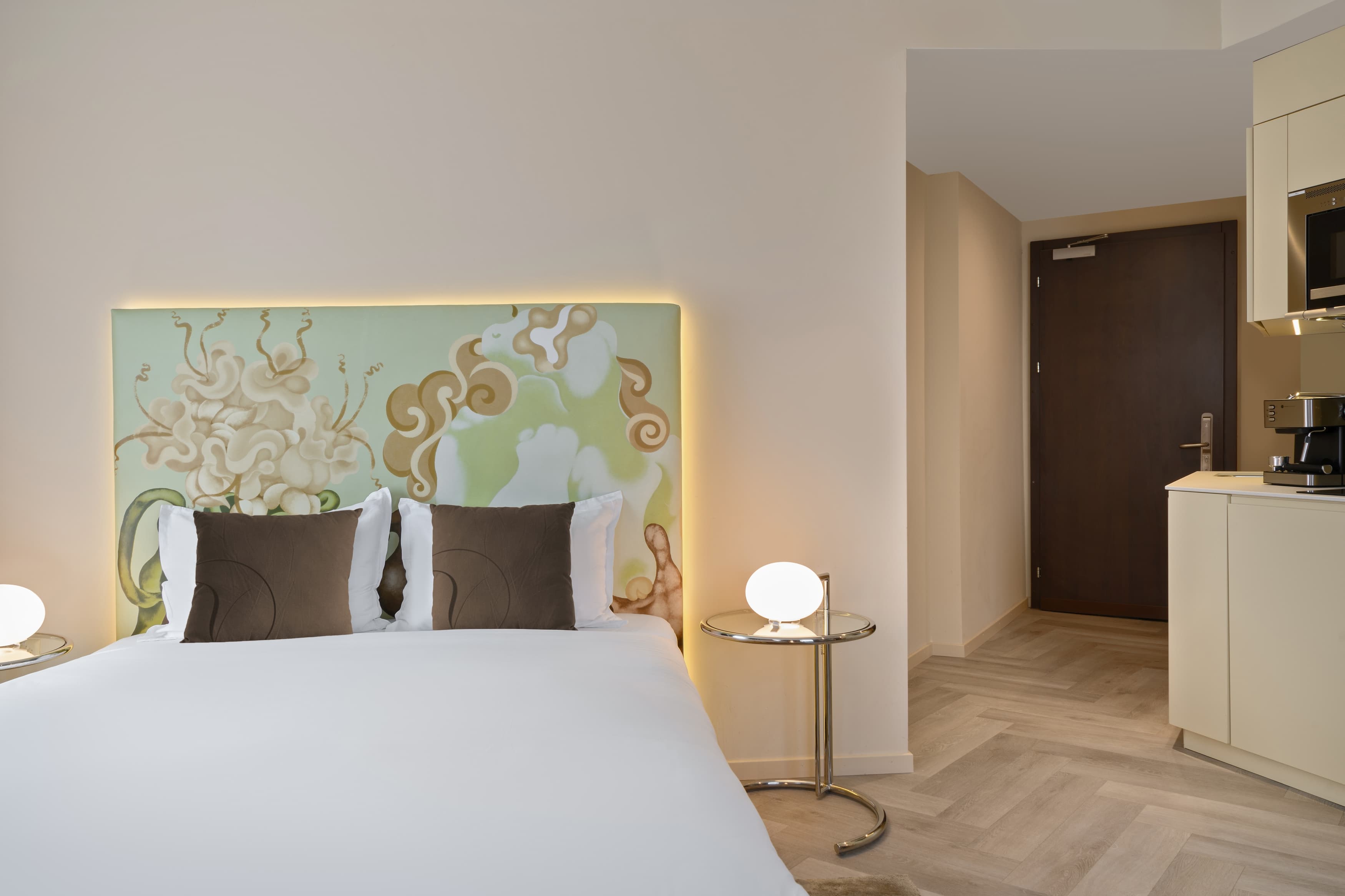 Studio Senior, Balcony, Kitchenette - Top Central 2