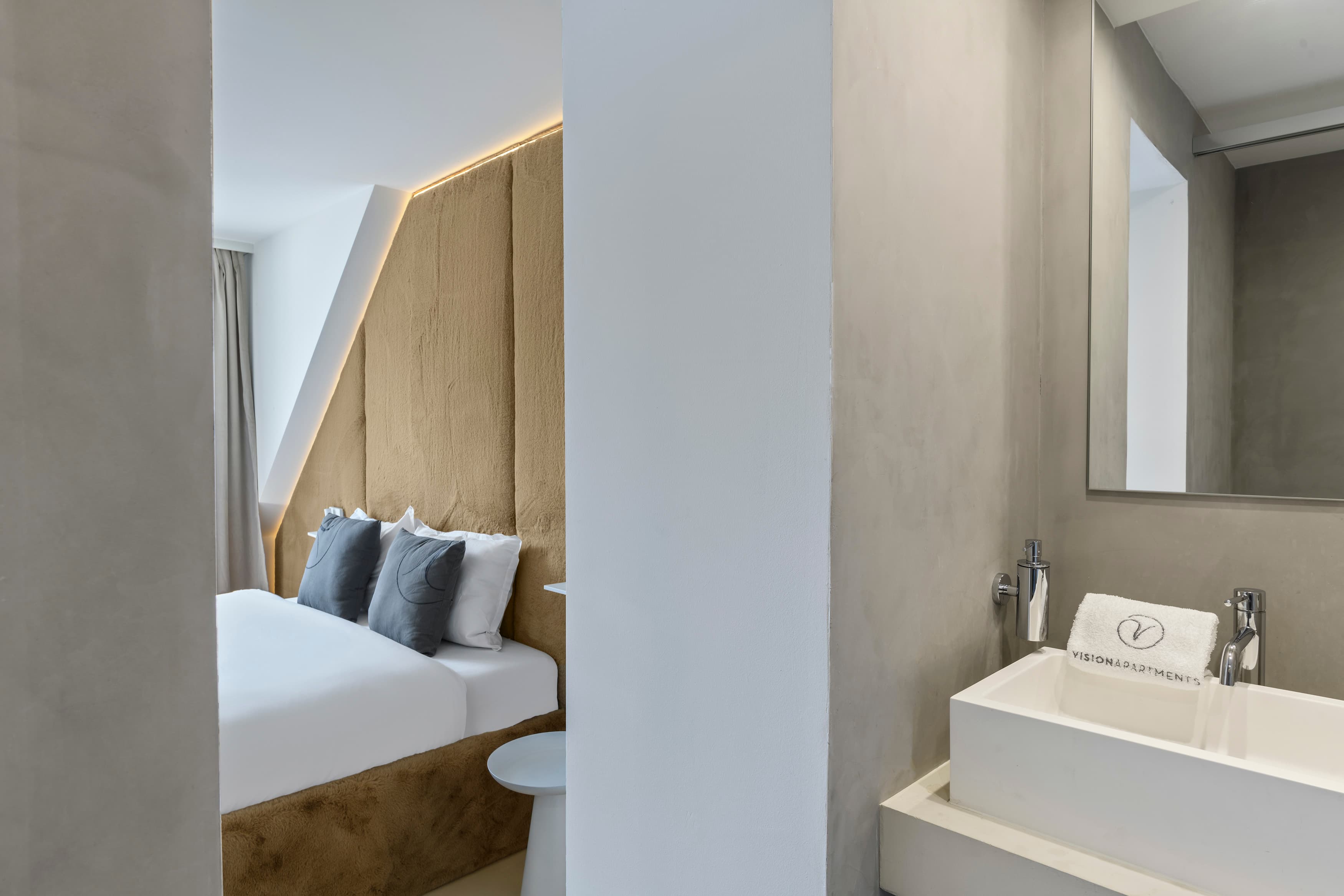 Two Bedroom Top Floor Senior, Kitchenette - City Chic 2