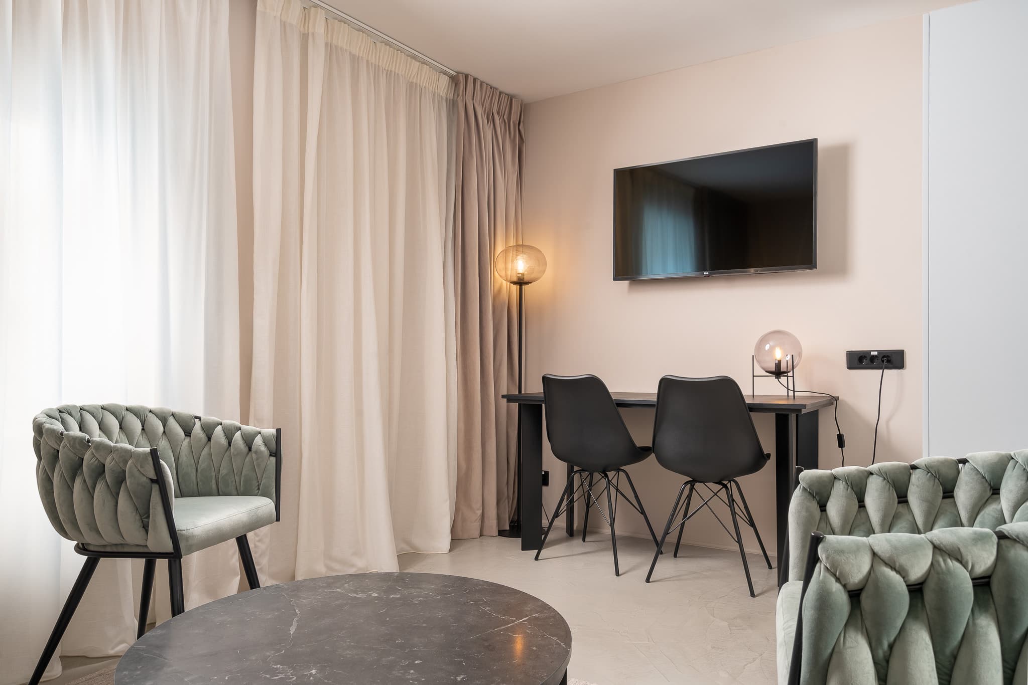 One Bedroom Junior, Mini Bar 1