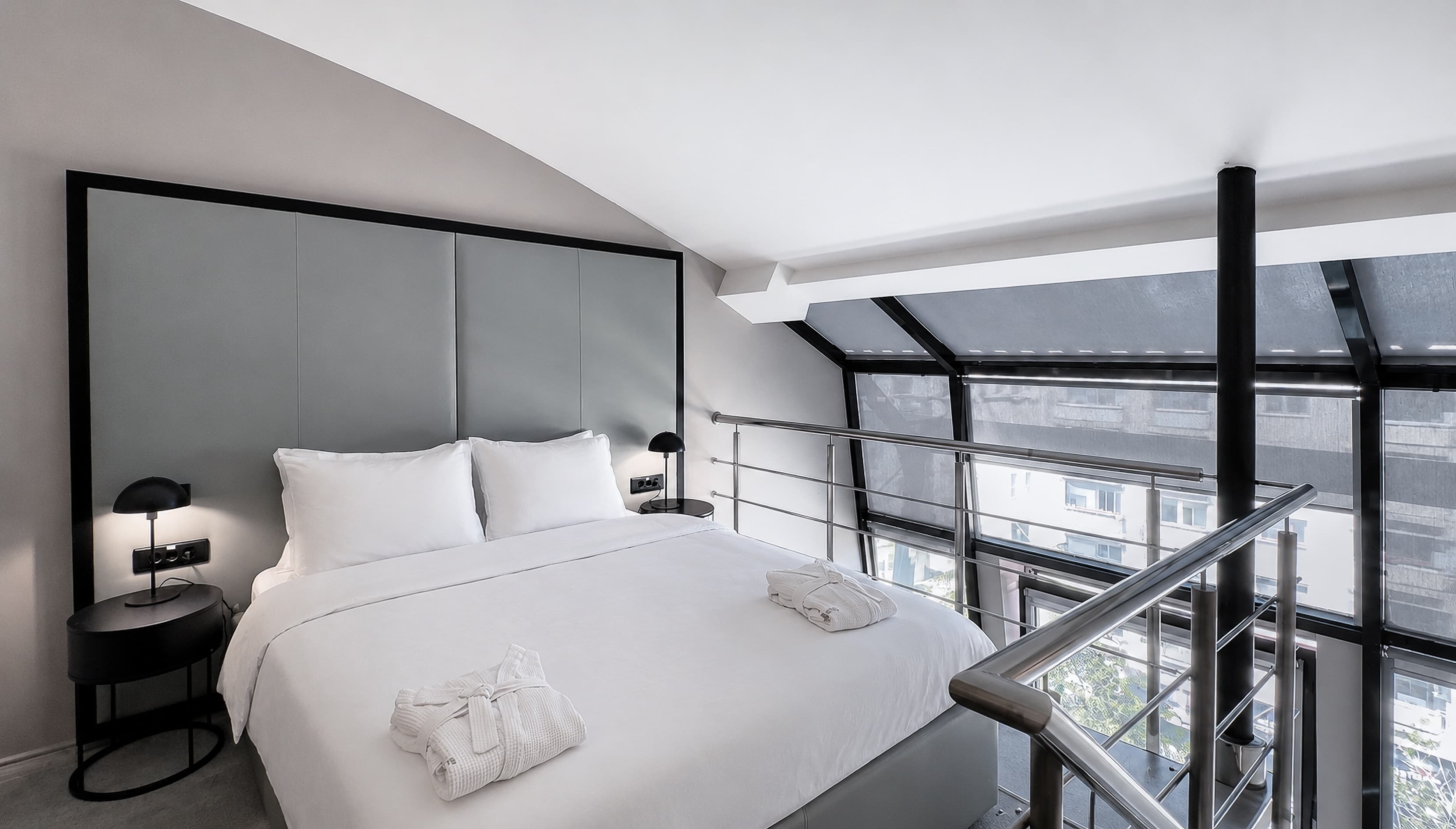 Duplex Two Bedroom, Balcony, Kitchenette - Loft Living 3