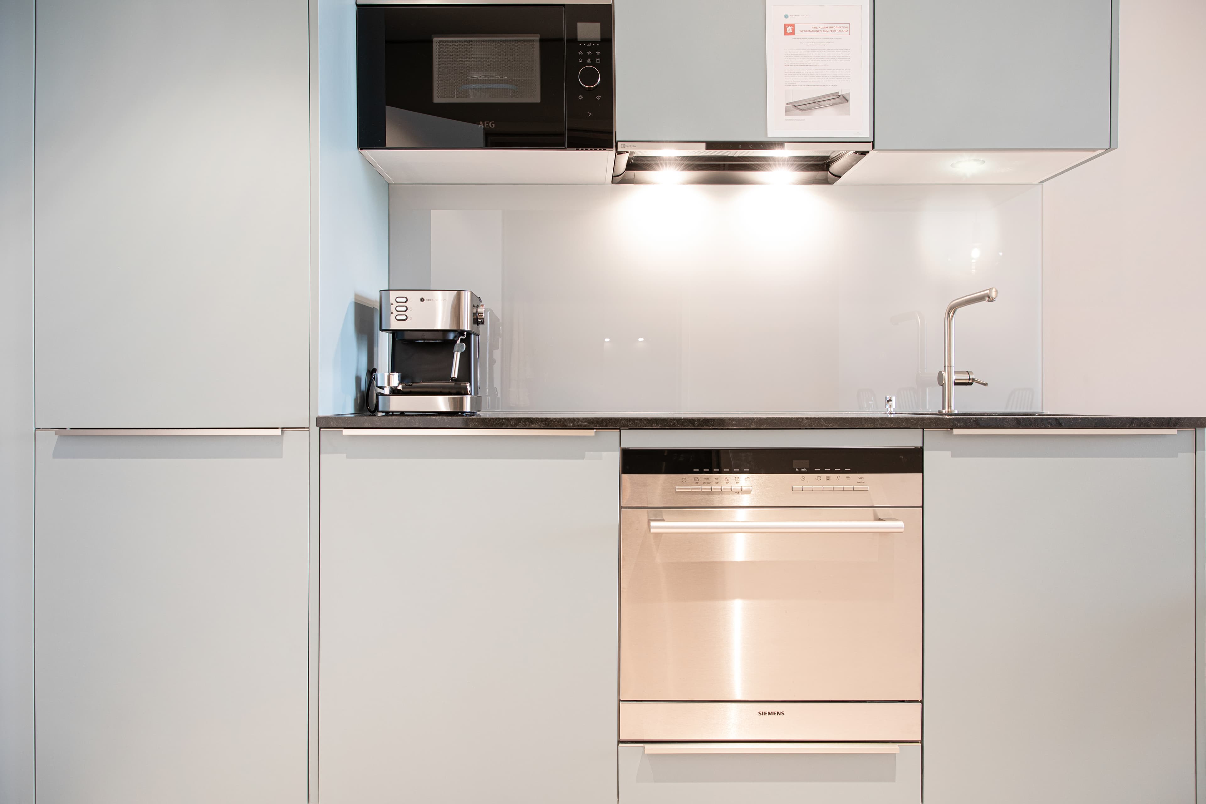 Studio Senior, Balcony, Kitchenette 3