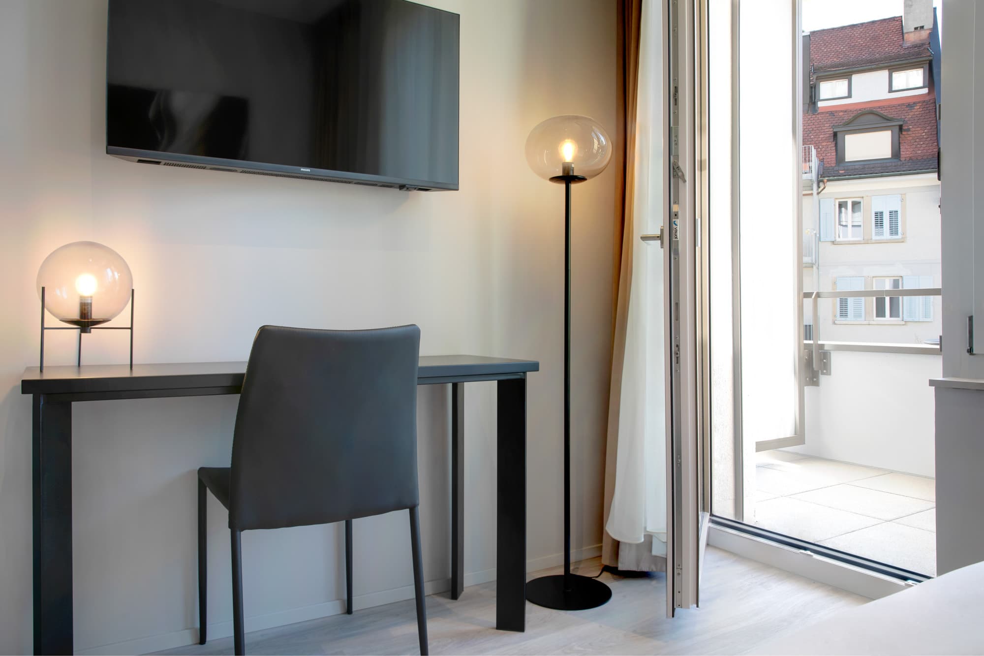 Studio Apartment Mini Kitchenette Balcony 3