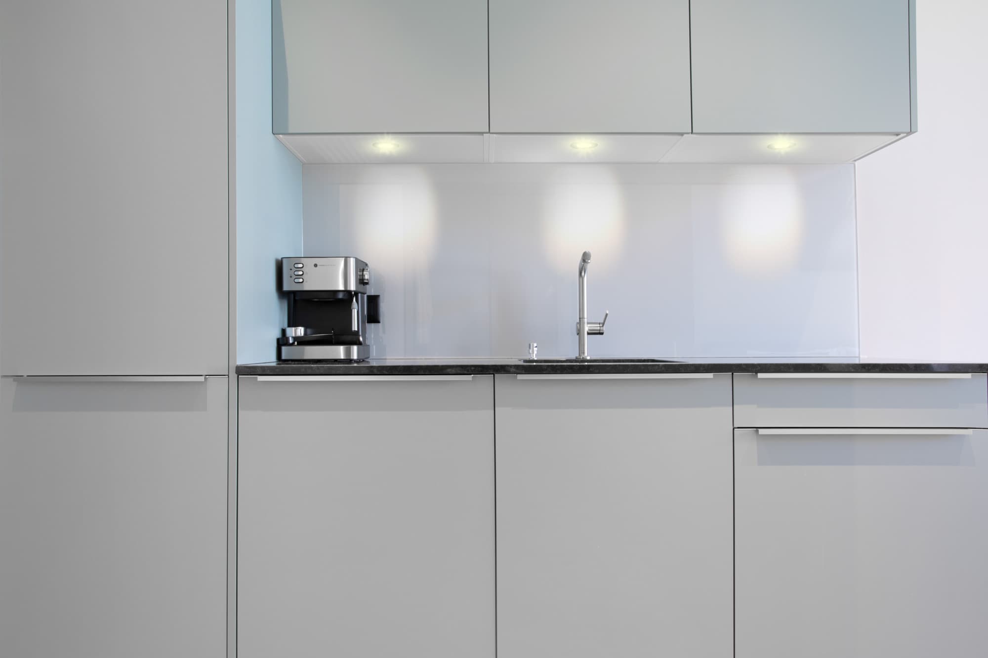 Studio Apartment Mini Kitchenette Balcony 2