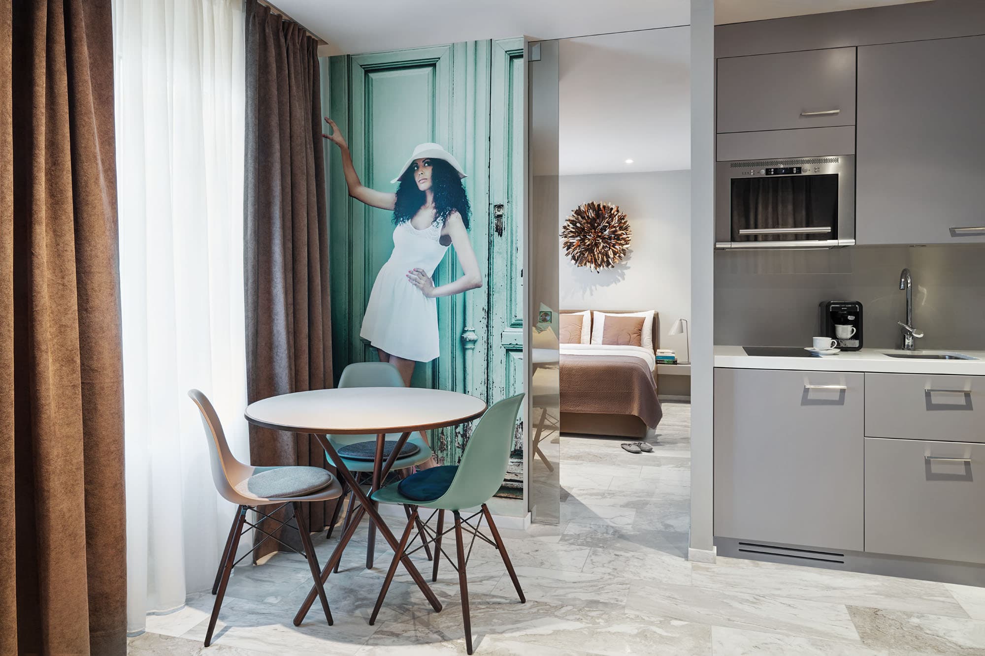 One Bedroom Senior, Kitchenette 3