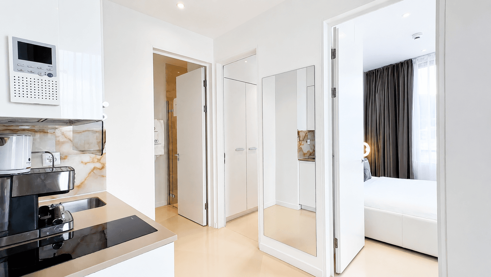 Two Bedroom Mini, Kitchenette 3