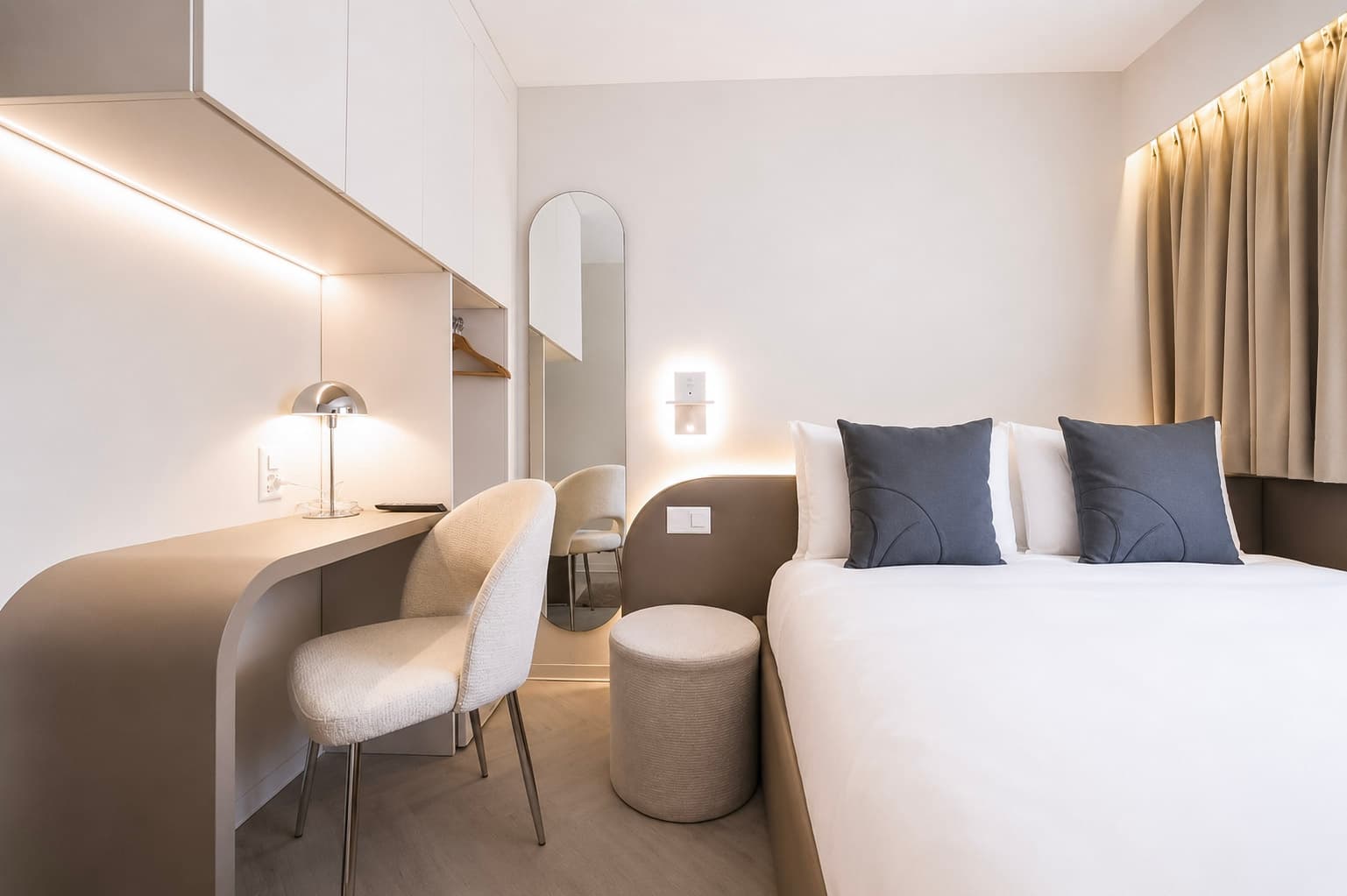 Studio Mini, Mini Bar 2