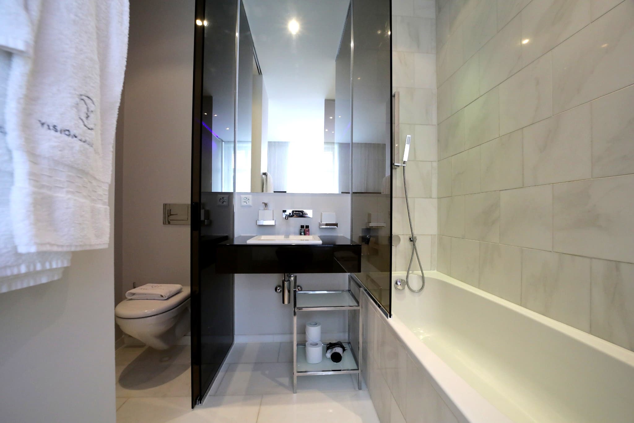 One Bedroom Junior, Kitchenette 2