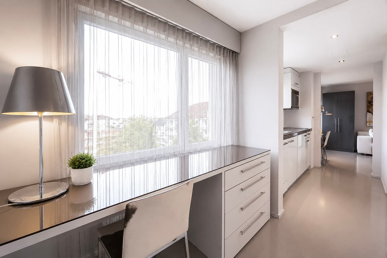 One Bedroom Senior, Kitchenette 1