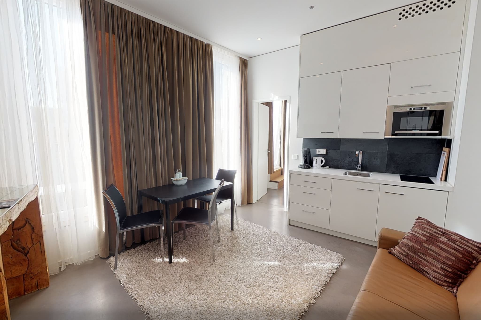 2 Bedroom Apartment Mini Terrace 3