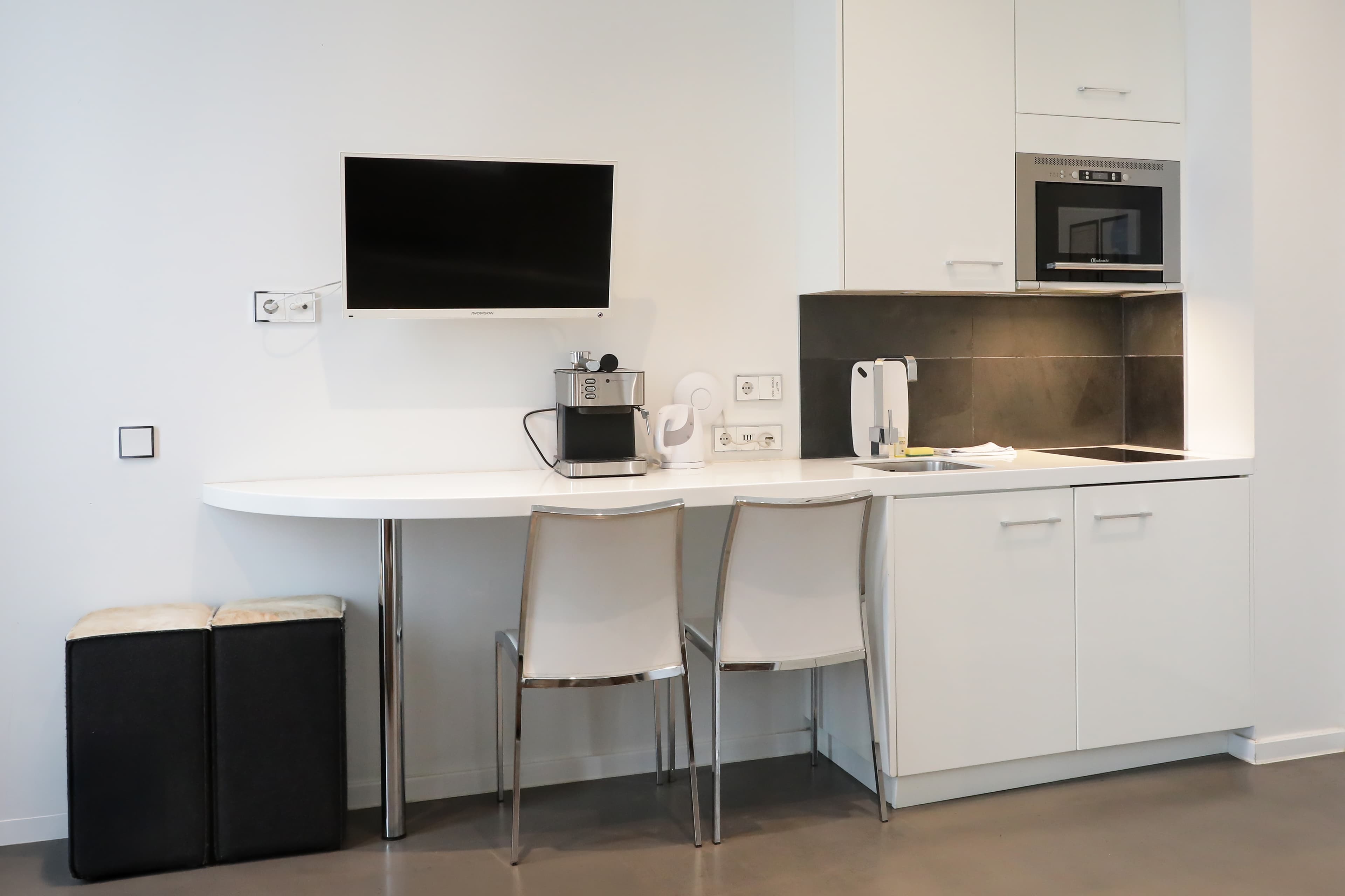 Studio Apartment Junior Balcony 2