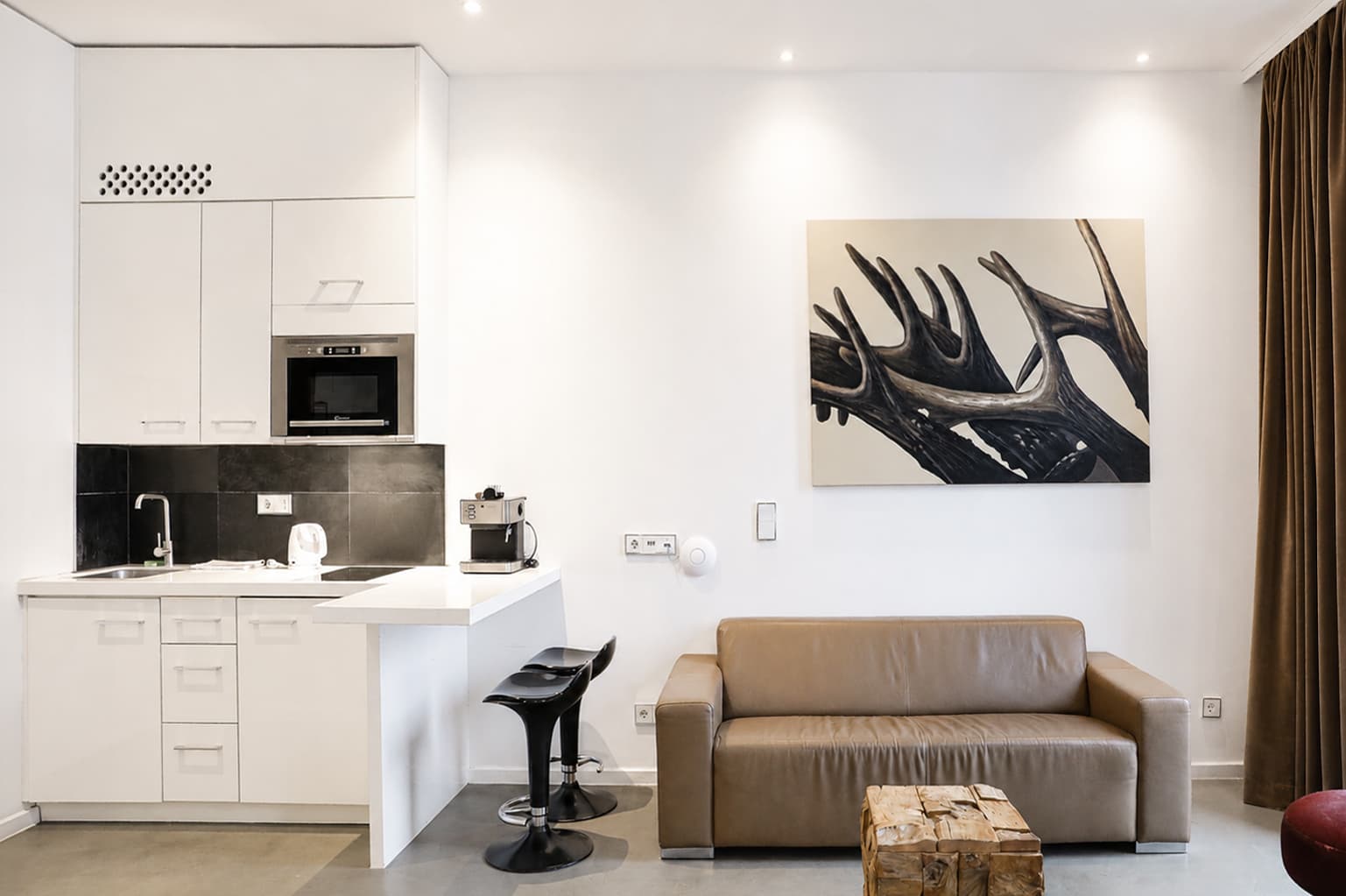 Studio Apartment Junior  3