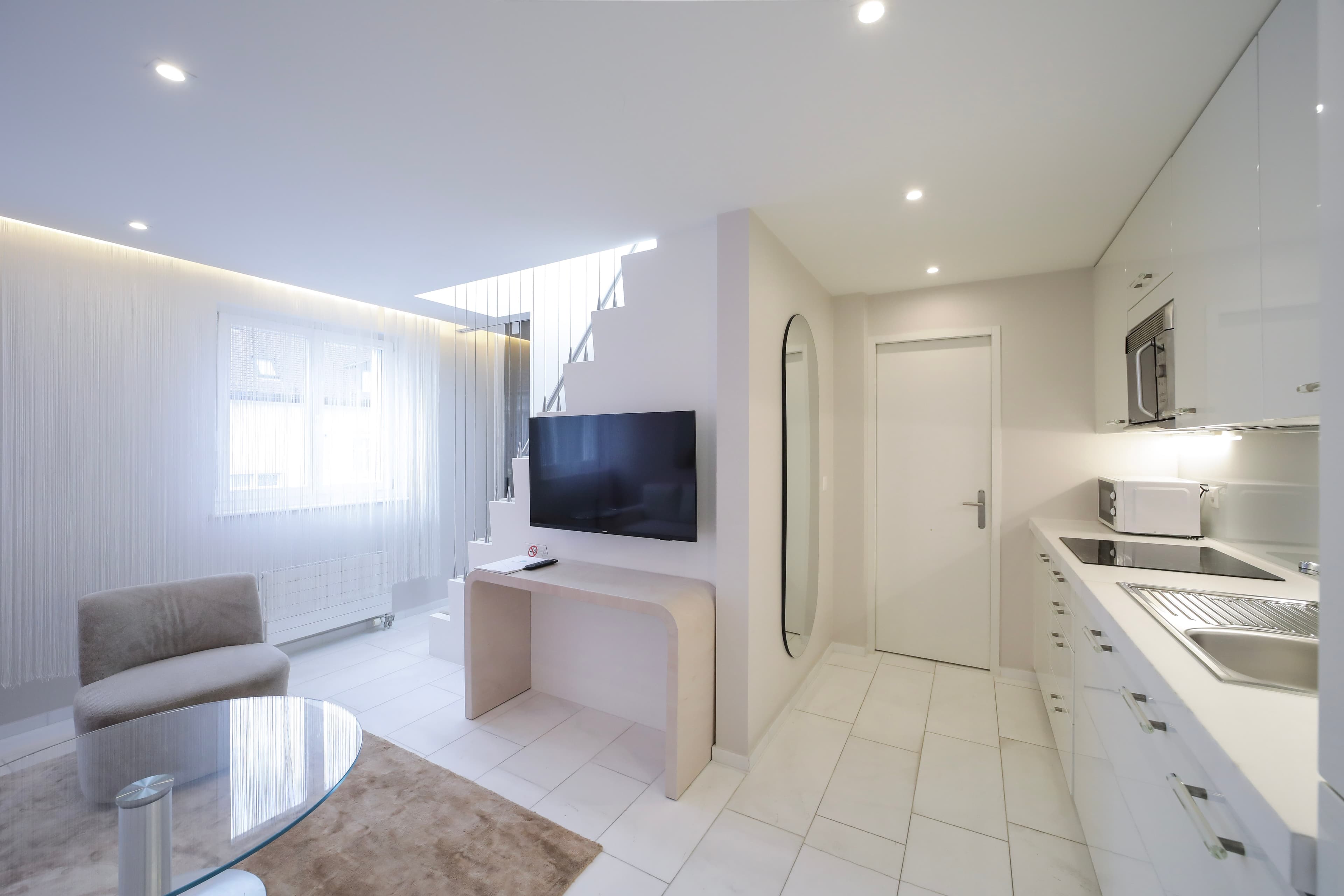 Grand Apartment, Balcony, Kitchenette 1