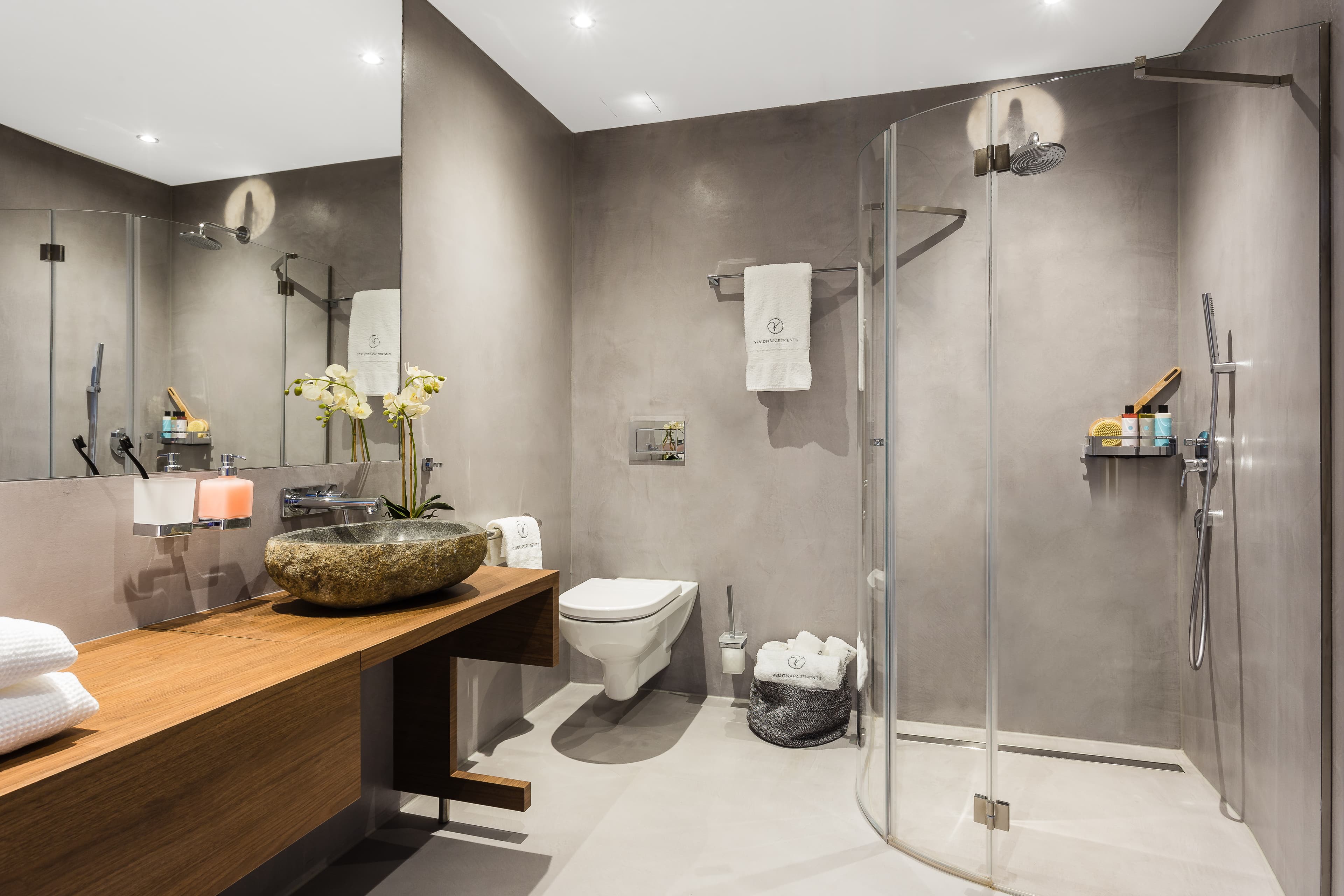 One Bedroom Senior, Kitchenette 1