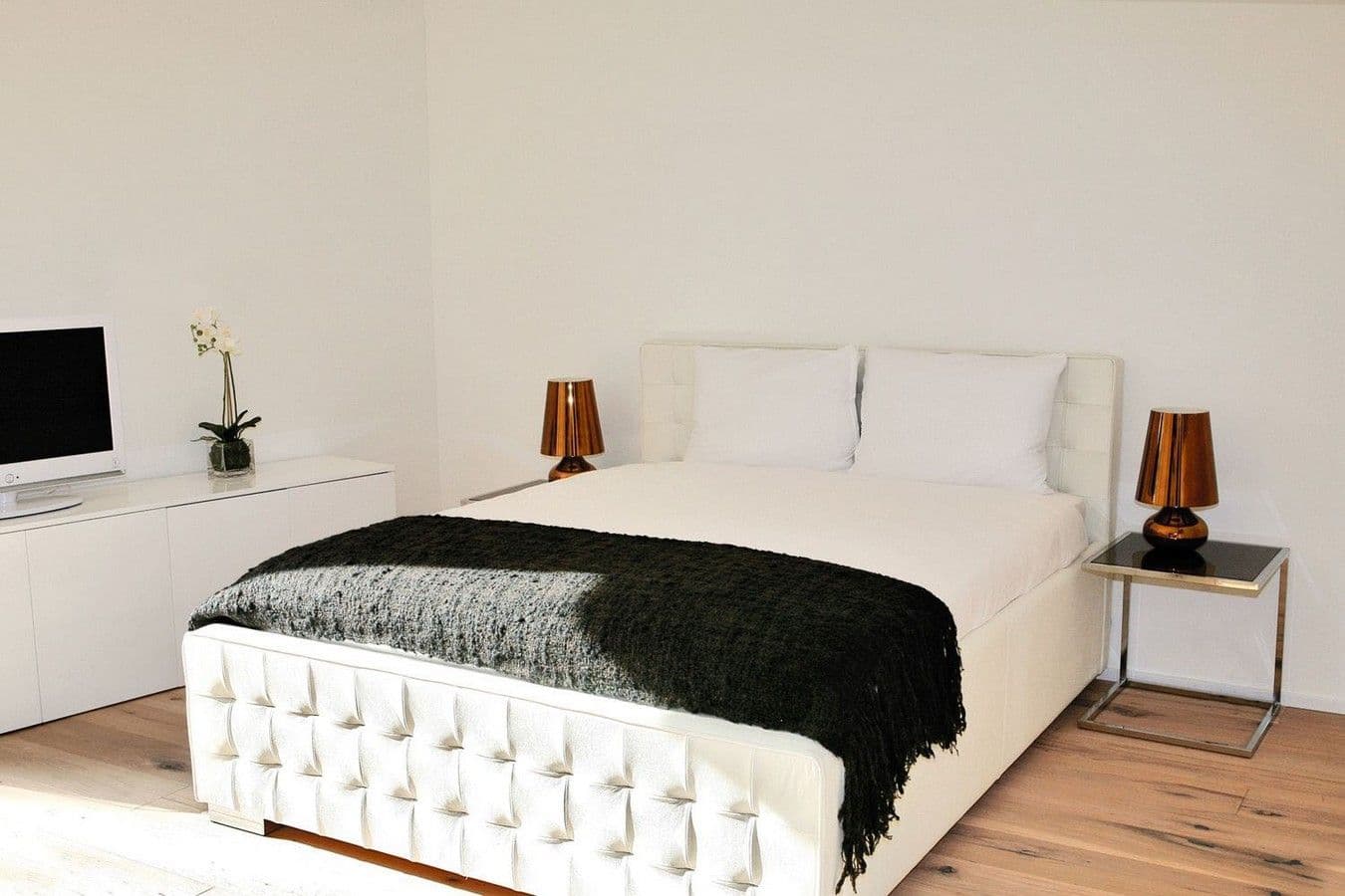 One Bedroom Senior, Kitchenette