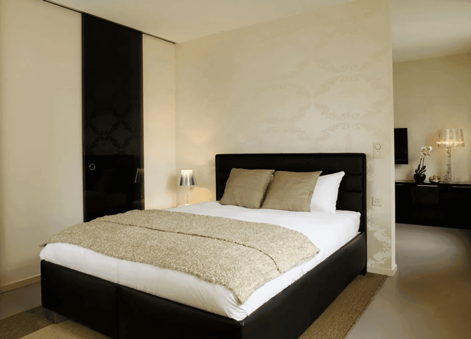 1 Bedroom Apartment Junior