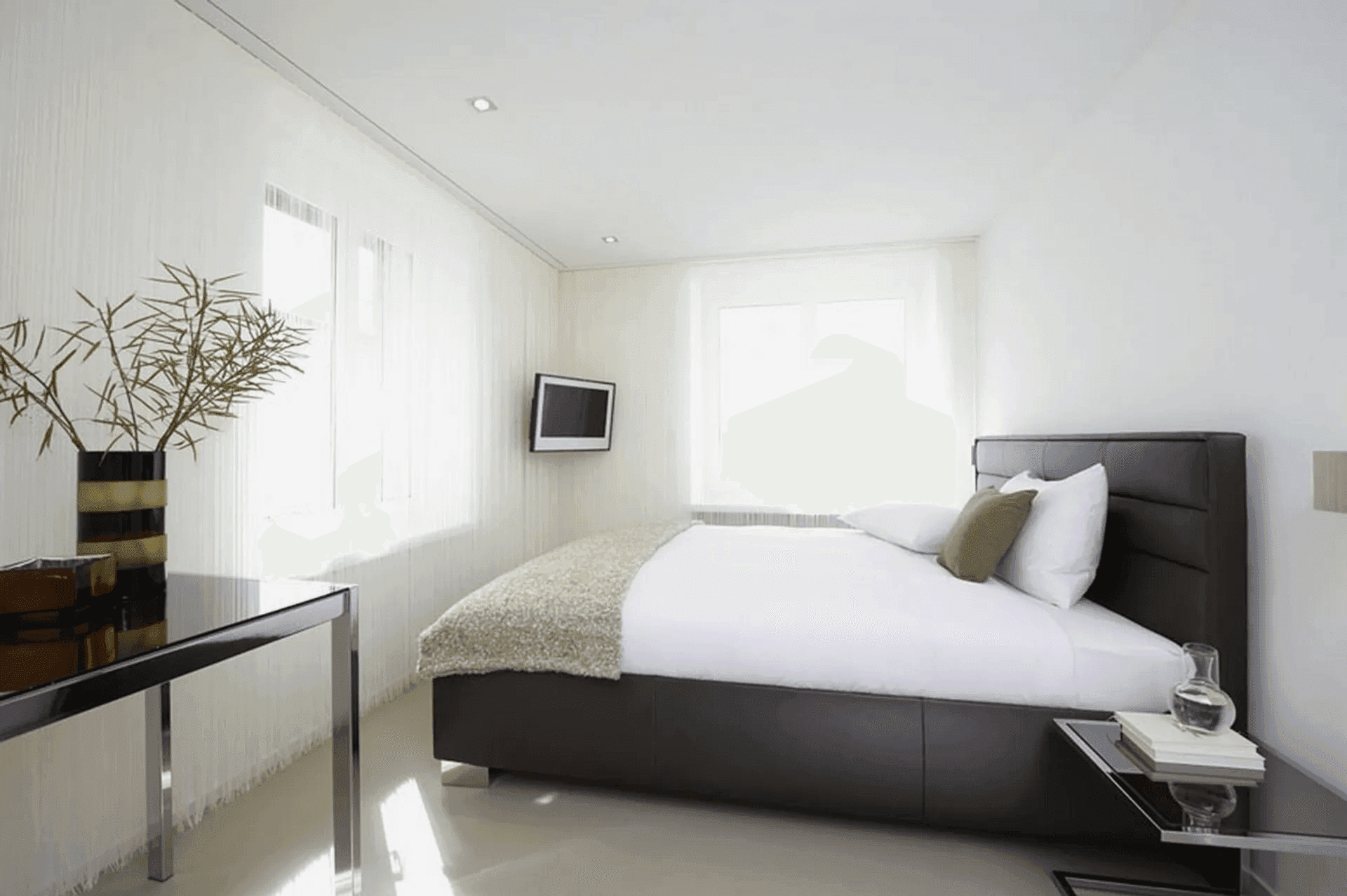 One Bedroom Junior, Balcony, Kitchenette