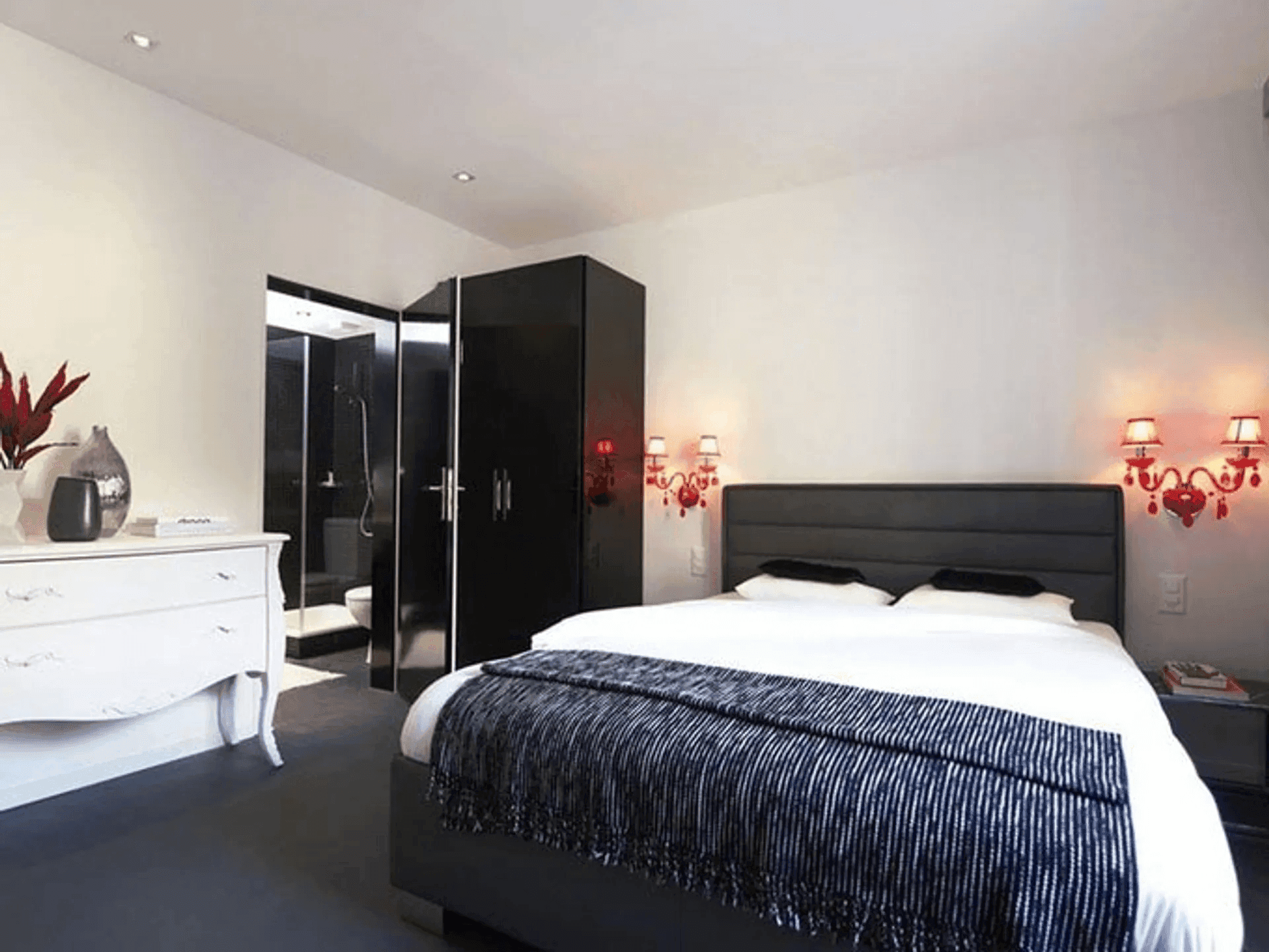 Two Bedroom Senior, Kitchenette