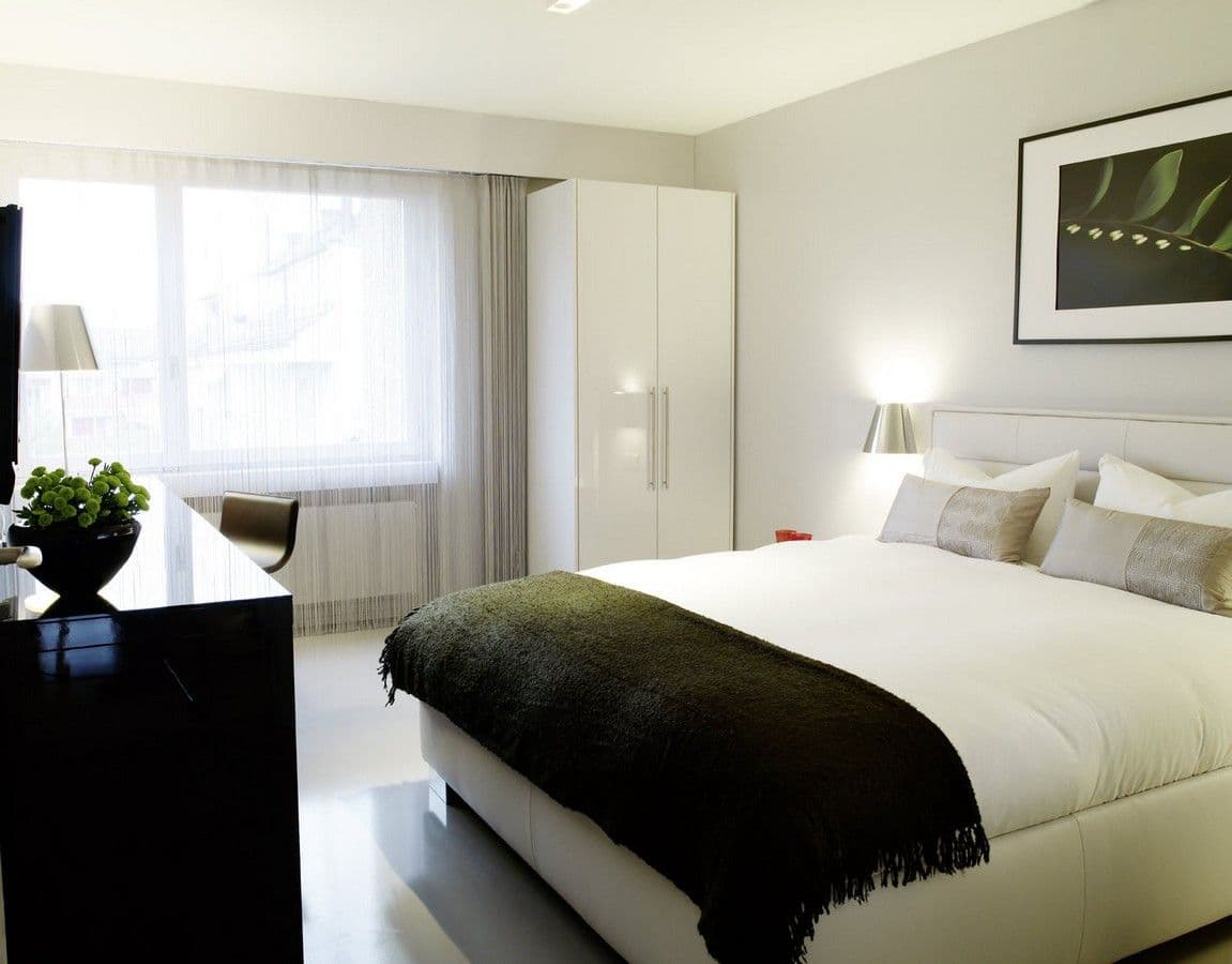 One Bedroom Senior, Kitchenette