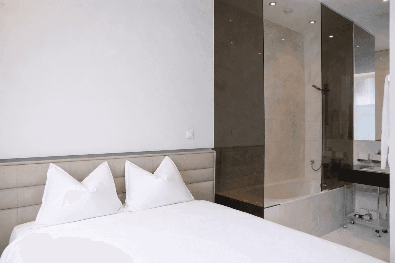 One Bedroom Senior, Kitchenette