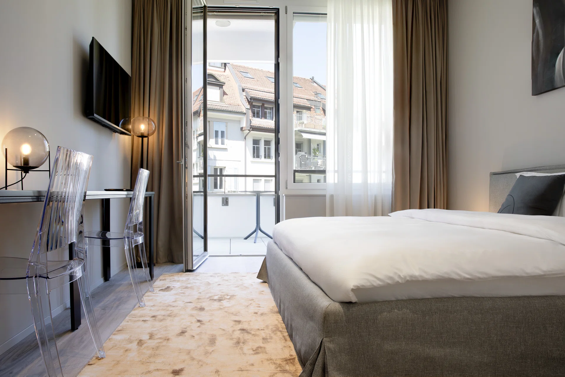 Private Balcony Apartments With Kitchenette photo