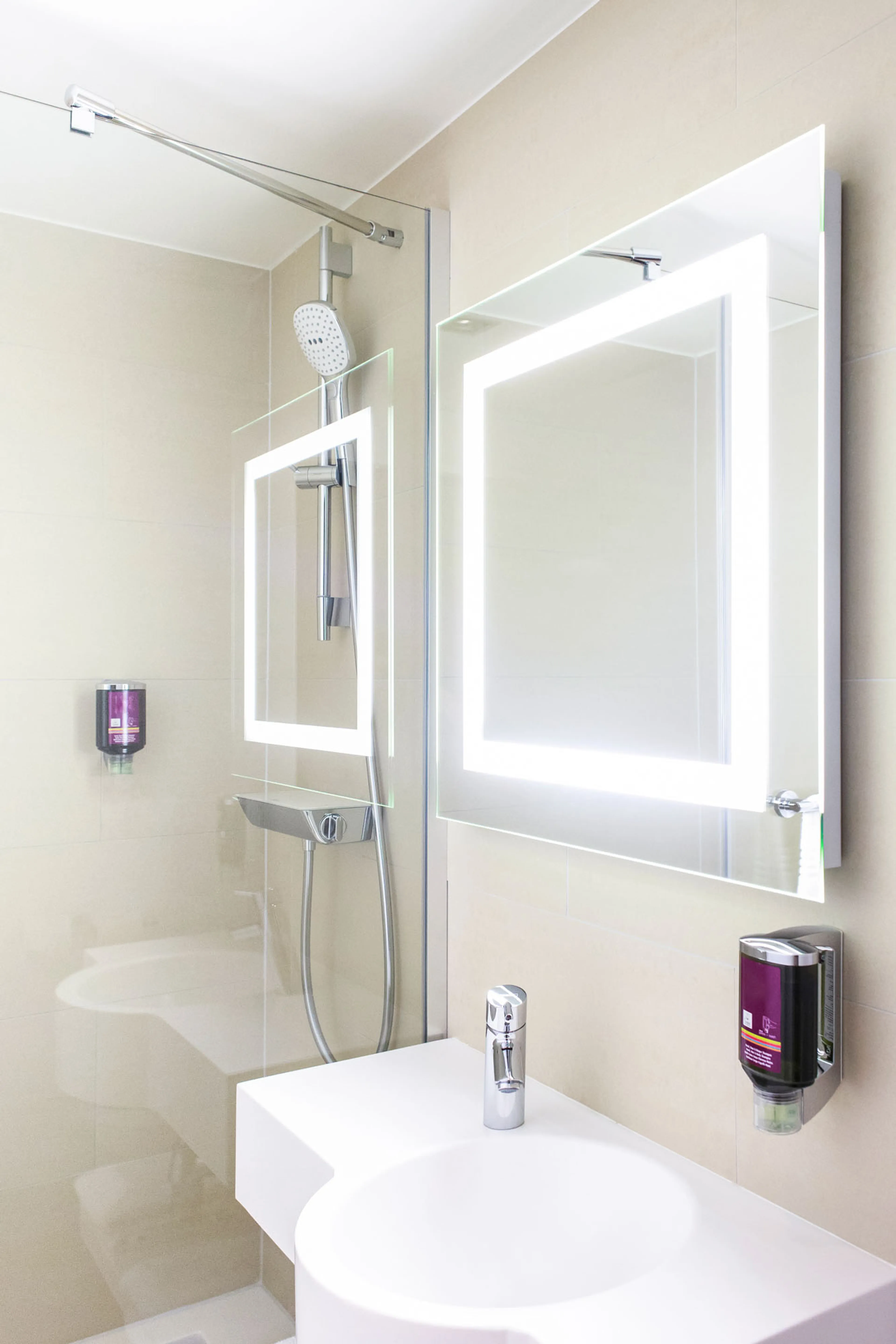 Geneva Place de Cornavin 8 VISIONAPARTMENTS Geneva Living Hotel